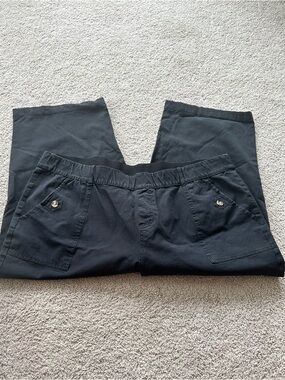 ANYBODY:   Black wide leg, cropped pants